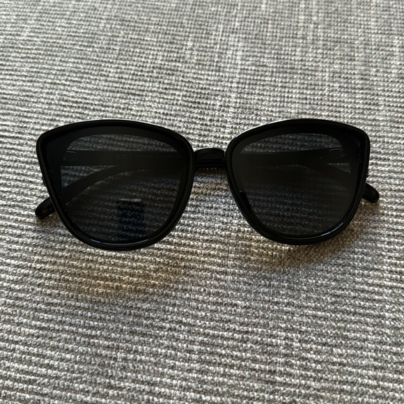 Cole Haan Polarized Sunglasses - Picture 2 of 11